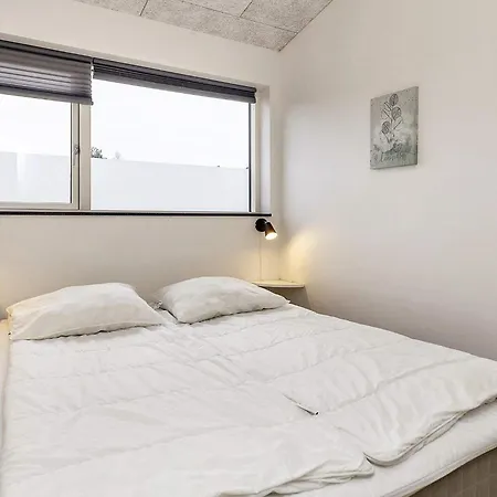16 Person In V Ggerl Se Bøtø By