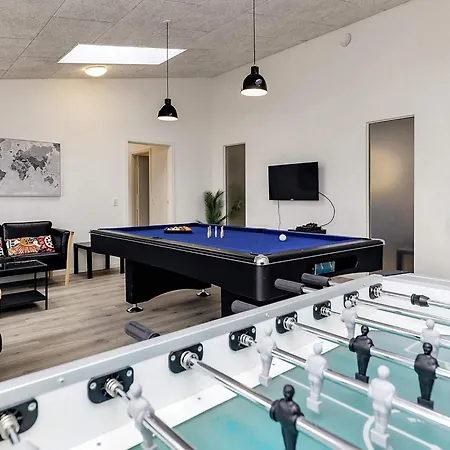 16 Person In Vaeggerlose 度假居 Bøtø By