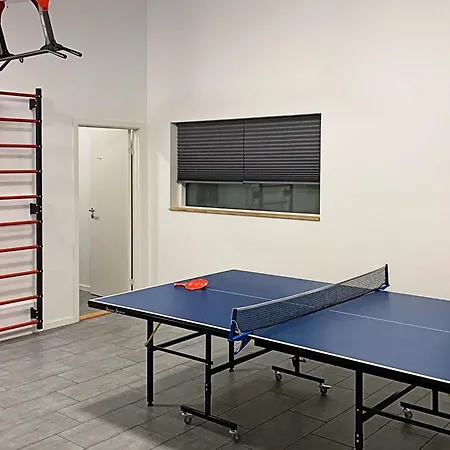 16 Person In Vaeggerlose Bøtø By