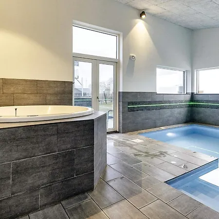 16 Person In Vaeggerlose 度假居 *