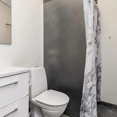 16 Person In Vaeggerlose