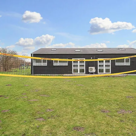 16 Person In Vaeggerlose 度假居 *