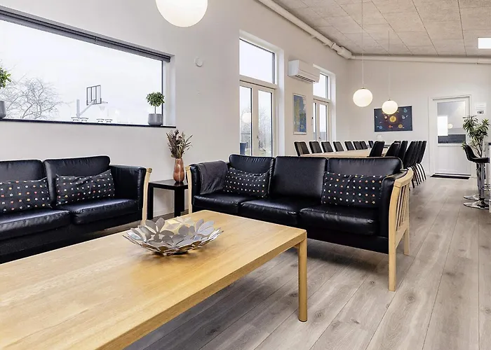16 Person In Vaeggerlose * Bøtø By