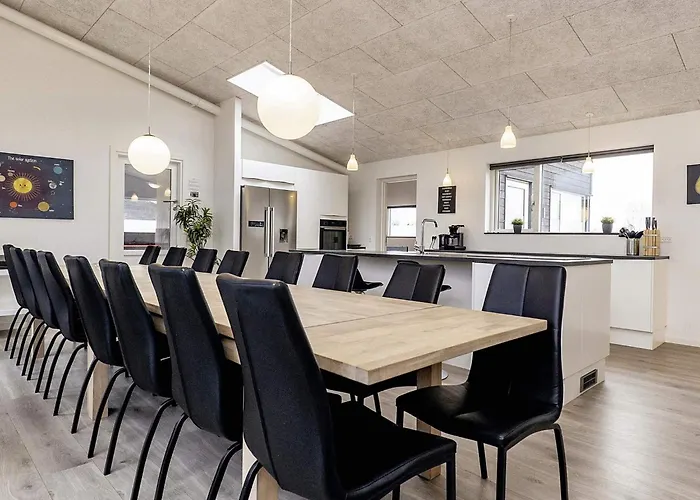 16 Person In Vaeggerlose Bøtø By