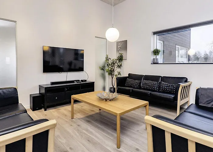 16 Person In Vaeggerlose Feriehus *